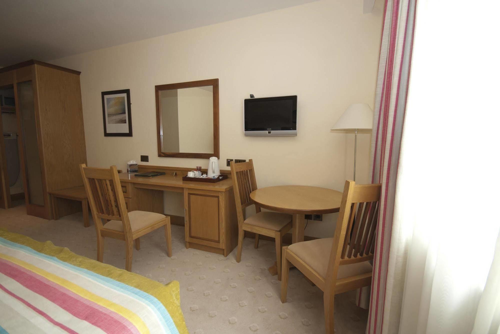 An Grianan Hotel Burt Экстерьер фото