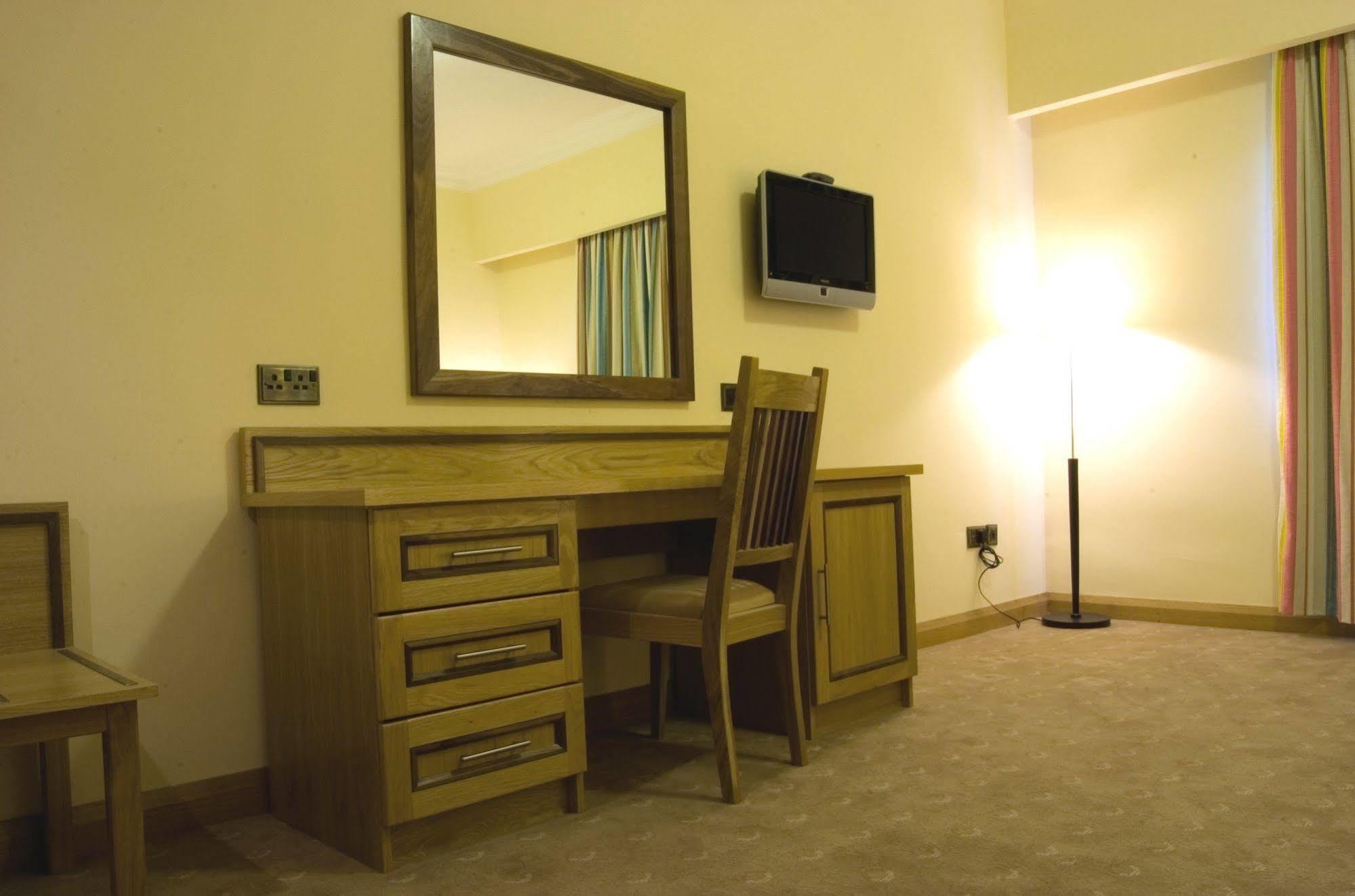 An Grianan Hotel Burt Экстерьер фото